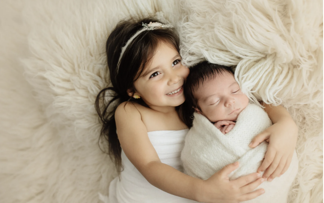 How to Introduce a New Baby to an Older Sibling